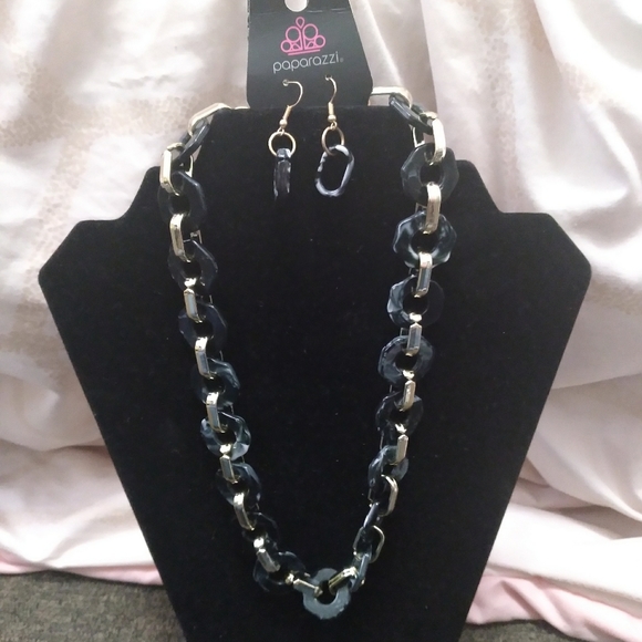 Paparazzi Necklace Bundle - Picture 4 of 4